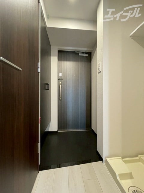 奥行のあるゆったりとした玄関です！ スワンズシティ大阪クレアスト