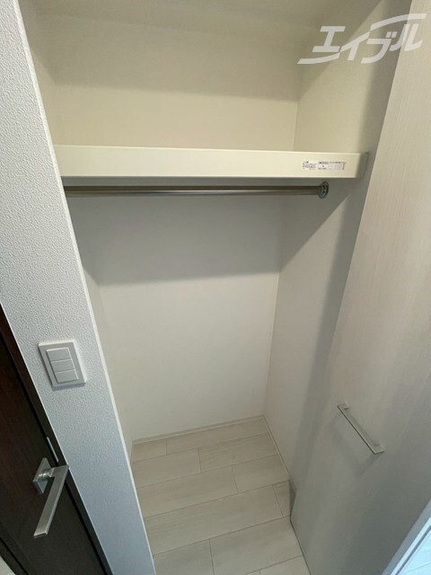 上段に棚付きのクローゼットです！ スワンズシティ大阪クレアスト