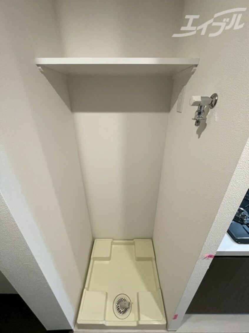 64×64規格の洗濯パンです！収納棚もあります！ スワンズシティ大阪クレアスト