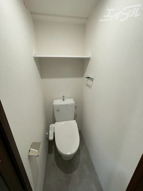 ウォシュレット付き暖房便座！収納棚もあります！ スワンズシティ大阪クレアスト