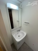 収納付き二面鏡付きのドレッサータイプの洗面台！ スワンズシティ大阪クレアスト