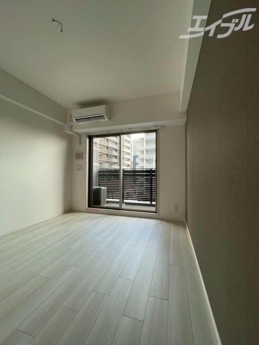 窓からの日差しにより明るいです！ スワンズシティ大阪クレアスト