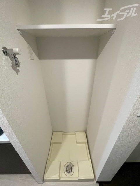 64×64規格の洗濯パンです！収納棚もあります！ スワンズシティ大阪クレアスト