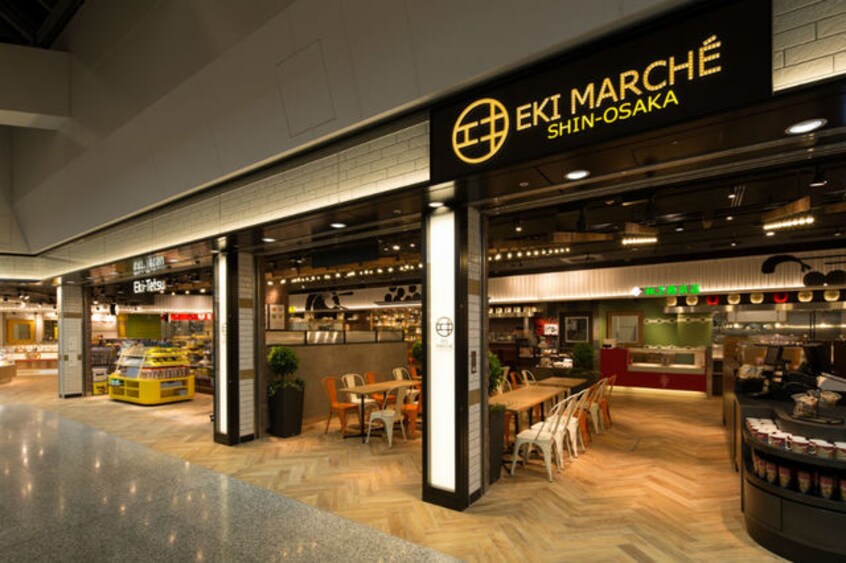 エキマルシェ新大阪(ショッピングセンター/アウトレットモール)まで1117m※エキマルシェ新大阪 エスリード新大阪ザ・プレミアWEST