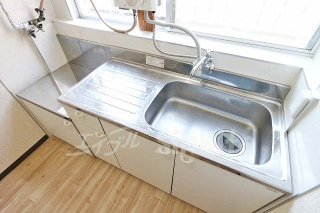  西三国3丁目貸家