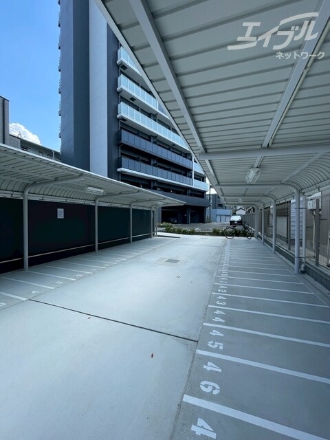 駐輪場 アドバンス大阪ビヤン