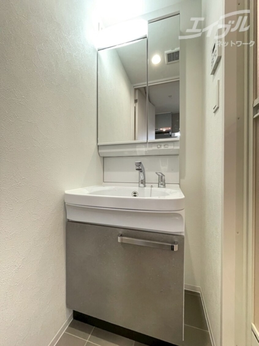  アドバンス大阪ビヤン