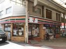 セブンイレブン三津屋店(コンビニ)まで405m※セブンイレブン三津屋店 アドバンス大阪ビヤン