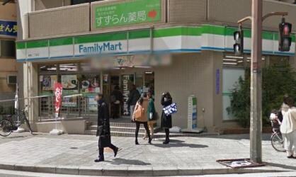 ファミリーマート福島二丁目店(コンビニ)まで4m※ファミリーマート福島二丁目店 セイワパレス堂島シティ