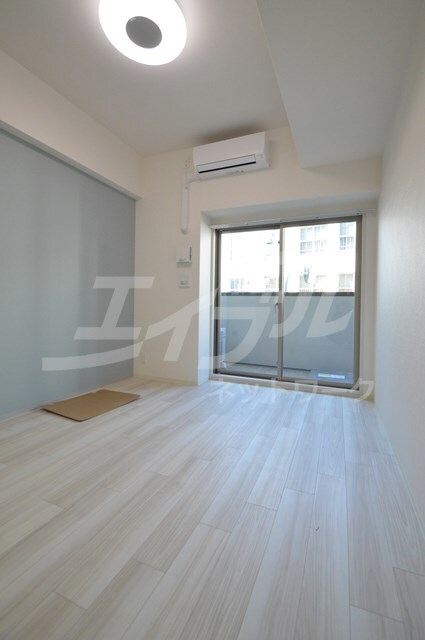  プレサンスOSAKA西中島リエゾン