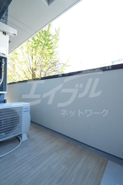  プレサンスOSAKA西中島リエゾン