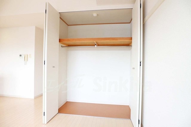  ウィスタリア三国