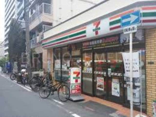 セブンイレブン大阪中崎西店(コンビニ)まで598m※セブンイレブン大阪中崎西店 プログレスコート梅田北