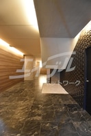 W.O.B.KYOBASHIの外観