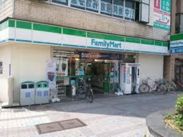 ファミリーマート野田駅前店(コンビニ)まで654m※ファミリーマート野田駅前店 アクアプレイス福島EYE