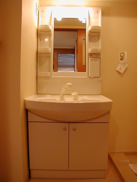  ウィスタリア京橋