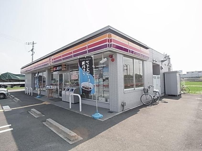 サークルＫ広陵町平尾店(コンビニ)まで714m 近鉄大阪線（近畿）/大和高田駅 バス10分疋相下車:停歩3分 1階 築20年