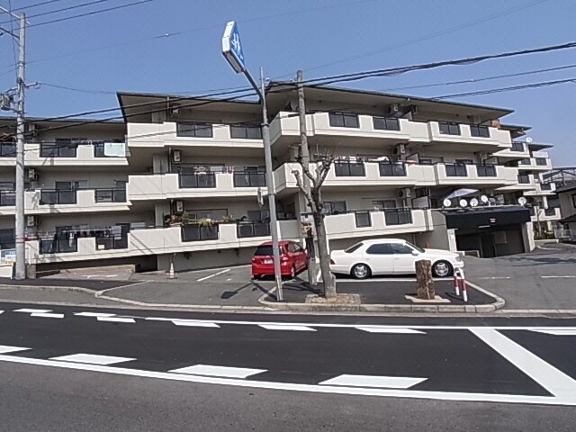  近鉄大阪線（近畿）/大和高田駅 バス15分疋相南口下車:停歩5分 3階 築31年