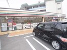 セブンイレブン大和高田三倉堂南店(コンビニ)まで1000m 近鉄南大阪線/高田市駅 徒歩18分 1階 築16年