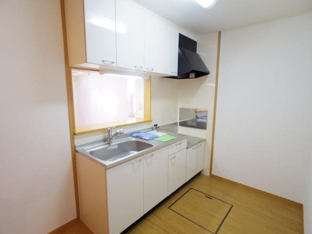  近鉄南大阪線/高田市駅 徒歩15分 1階 築18年