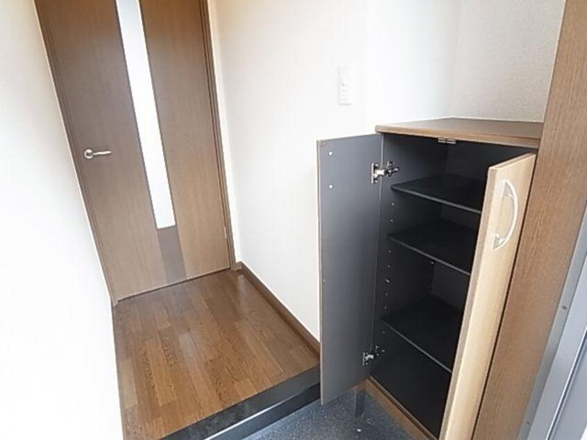  近鉄大阪線（近畿）/大和高田駅 バス11分広陵平尾下車:停歩3分 1階 築18年