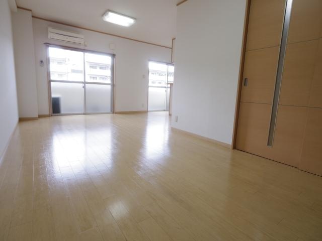  近鉄南大阪線/高田市駅 徒歩6分 3階 築17年