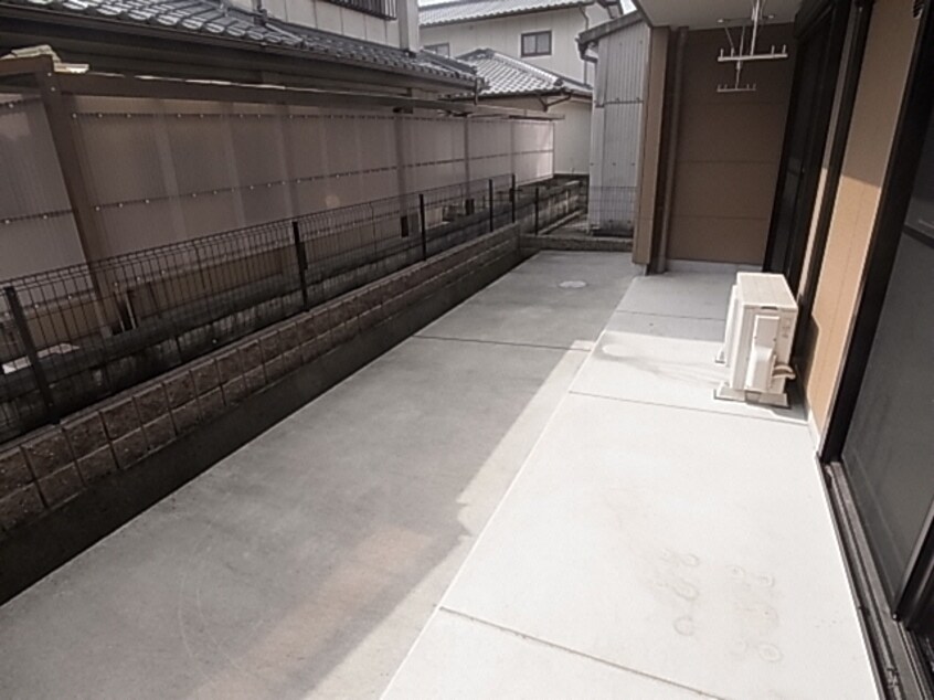  近鉄御所線/忍海駅 徒歩8分 1階 築17年