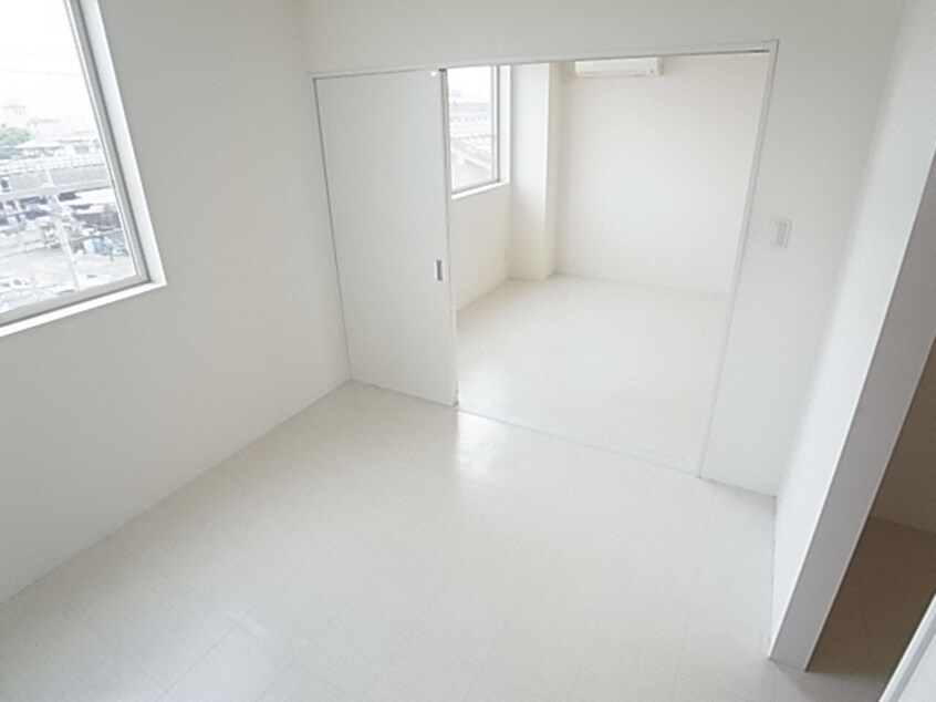  近鉄南大阪線/高田市駅 徒歩4分 3階 築15年