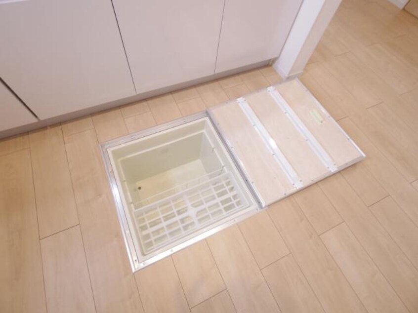  近鉄御所線/近鉄御所駅 徒歩17分 1階 築8年