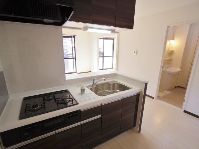  近鉄橿原線/新ノ口駅 徒歩15分 1階 築28年