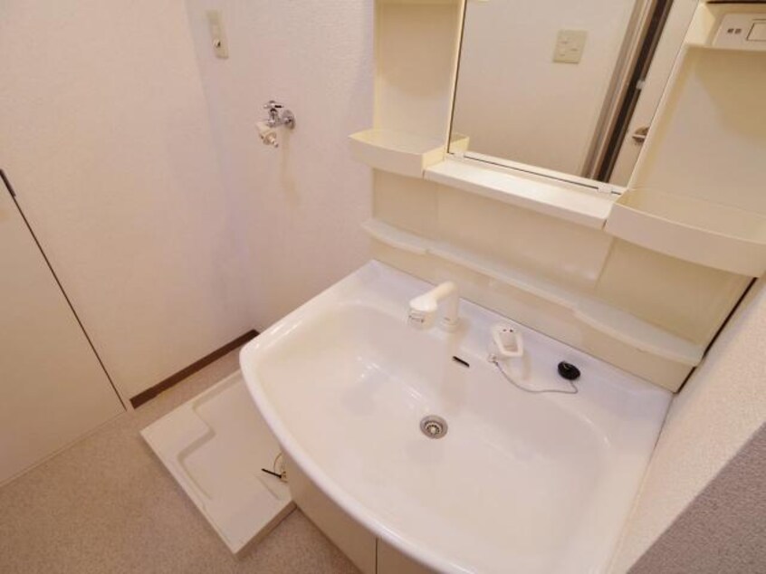  近鉄橿原線/新ノ口駅 徒歩15分 1階 築28年