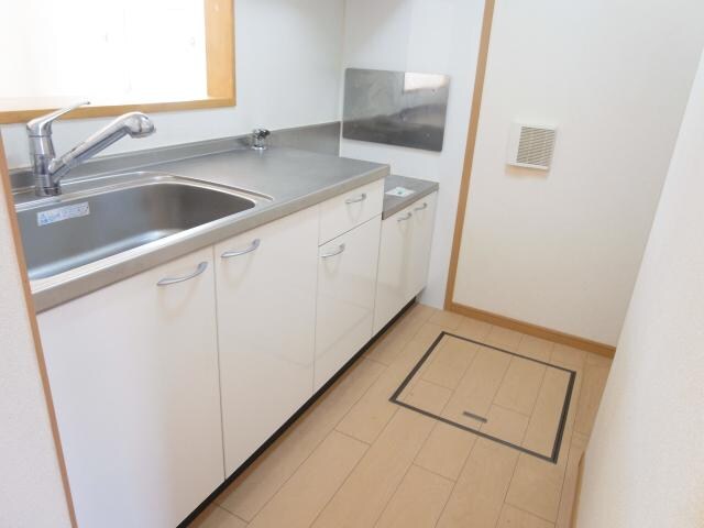  近鉄南大阪線/岡寺駅 徒歩15分 1-2階 築18年