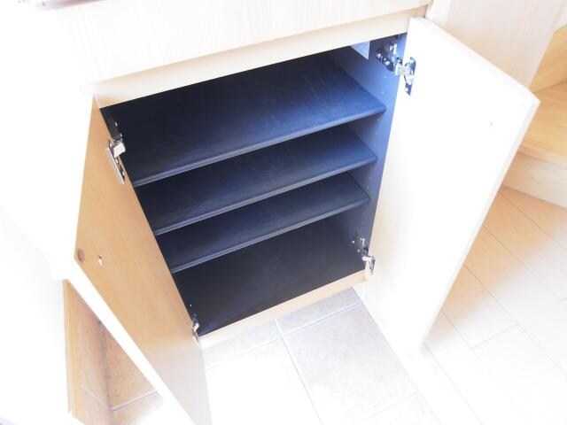  近鉄南大阪線/岡寺駅 徒歩15分 1-2階 築18年