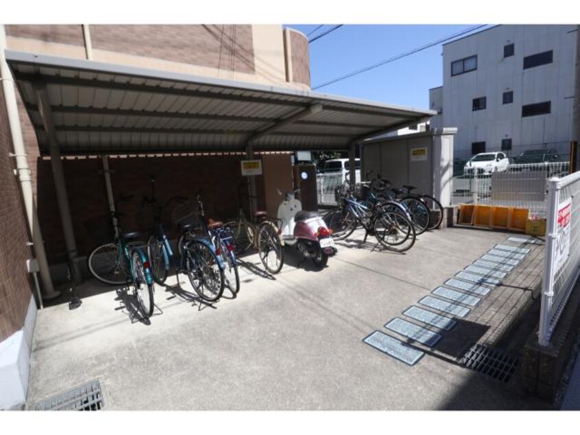  近鉄大阪線（近畿）/大和八木駅 徒歩4分 1階 築15年