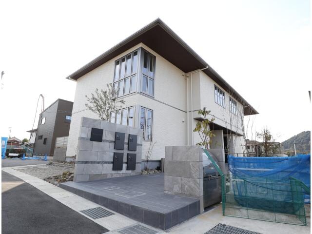  近鉄橿原線/八木西口駅 徒歩16分 1階 築4年