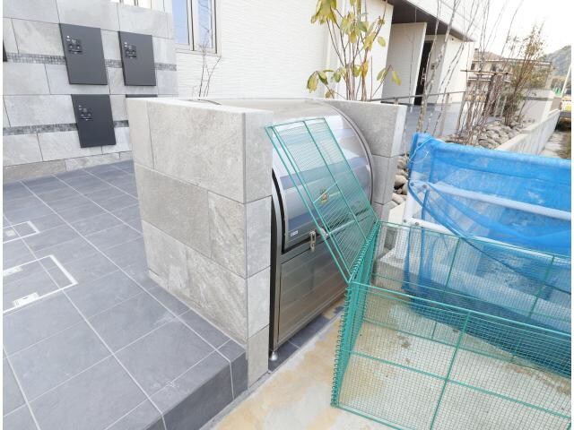  近鉄橿原線/八木西口駅 徒歩16分 1階 築4年