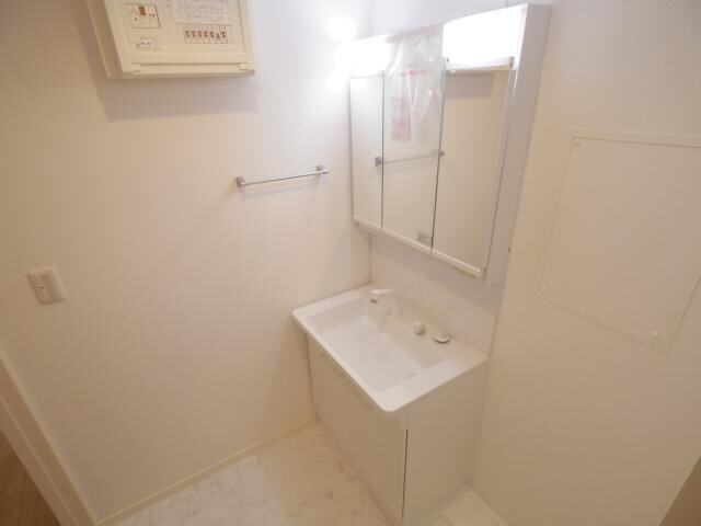  近鉄橿原線/田原本駅 徒歩1分 1階 築4年