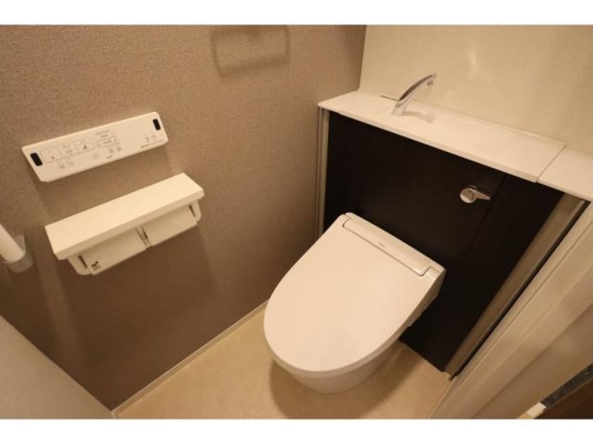  近鉄橿原線/新ノ口駅 徒歩8分 1階 築1年