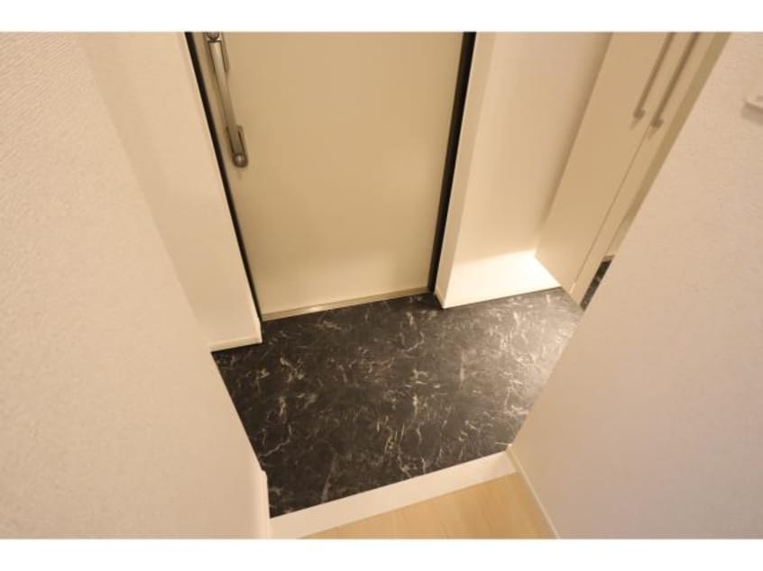  近鉄橿原線/新ノ口駅 徒歩8分 1階 築1年