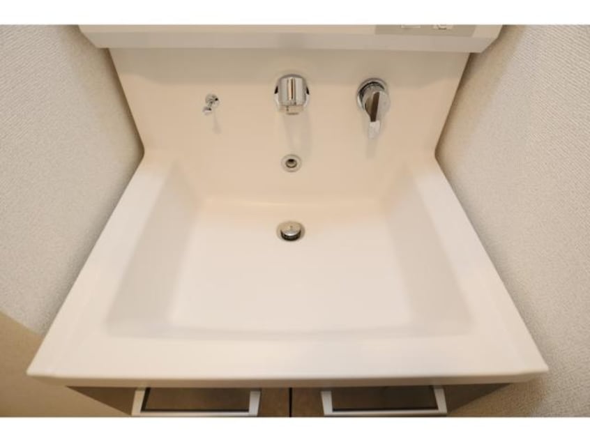  近鉄橿原線/新ノ口駅 徒歩8分 1階 築1年