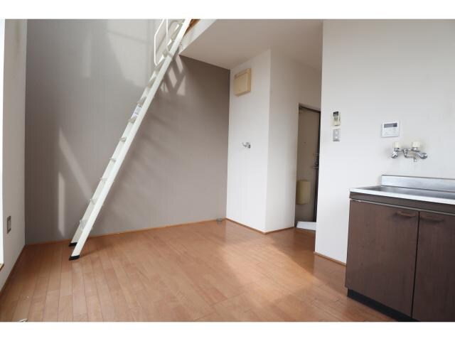  近鉄橿原線/大和八木駅 徒歩18分 2階 築23年