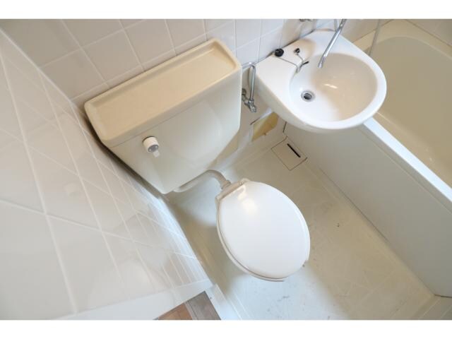  近鉄橿原線/大和八木駅 徒歩18分 2階 築23年