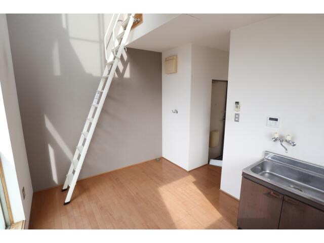  近鉄橿原線/大和八木駅 徒歩18分 2階 築23年