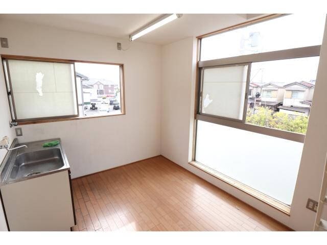  近鉄橿原線/大和八木駅 徒歩18分 2階 築23年