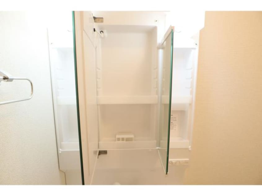  近鉄橿原線/新ノ口駅 徒歩16分 2階 1年未満