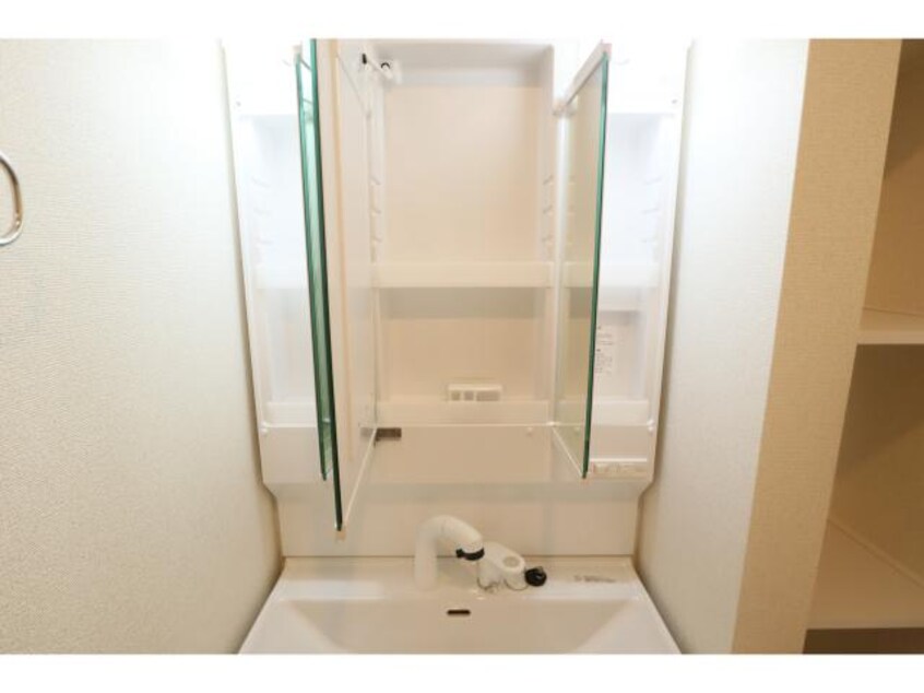  近鉄橿原線/新ノ口駅 徒歩16分 1階 1年未満