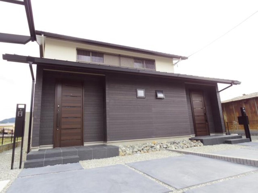  桜井線<万葉まほろば線>/三輪駅 徒歩11分 1-2階 築4年