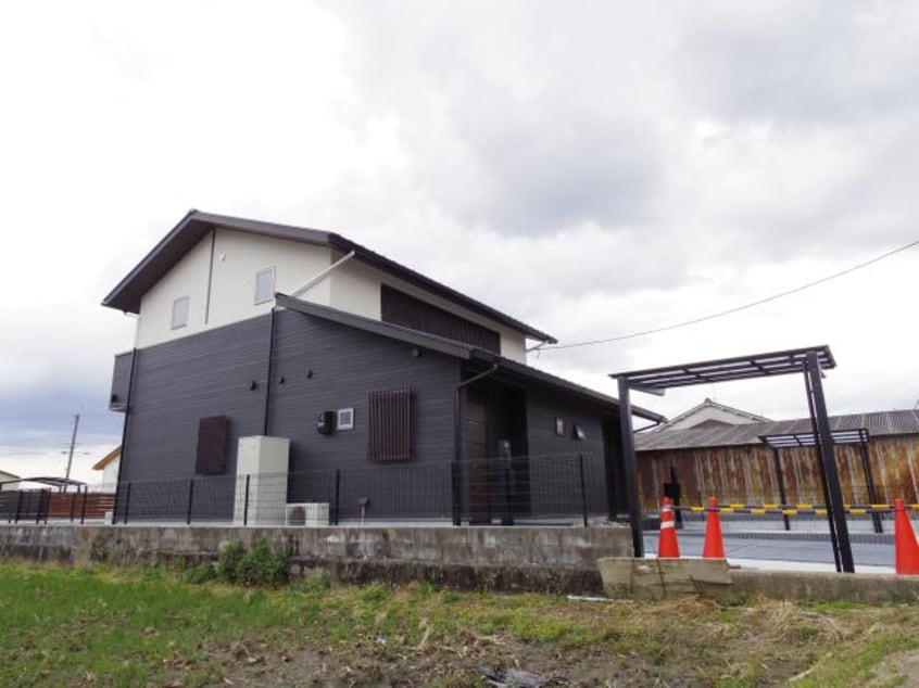  桜井線<万葉まほろば線>/三輪駅 徒歩11分 1-2階 築4年