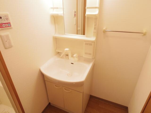  桜井線<万葉まほろば線>/天理駅 バス10分国道櫟本下車:停歩2分 1階 築20年