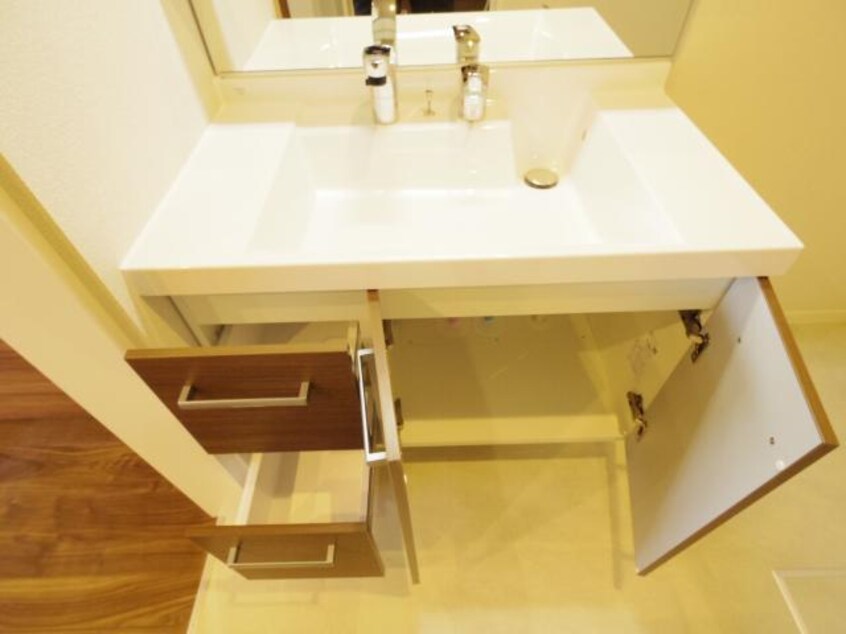  近鉄橿原線/結崎駅 徒歩6分 1階 築4年